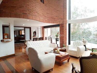 Casa de 4 alcobas en venta en El Poblado, Medellín, 700 m² · foto 2 de 14