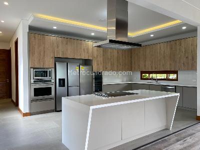 Casa de 4 alcobas en venta en Rionegro, Rionegro, 560 m² · foto 4 de 19