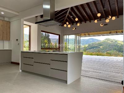 Casa de 4 alcobas en venta en Rionegro, Rionegro, 560 m² · foto 6 de 19
