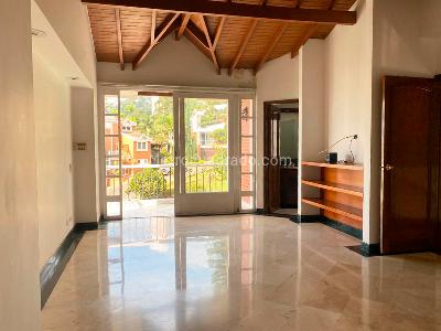 Casa de 4 alcobas en venta en El Poblado, Medellín, 285 m² · foto 11 de 17