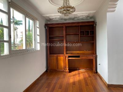 Casa de 4 alcobas en venta en El Poblado, Medellín, 285 m² · foto 8 de 17
