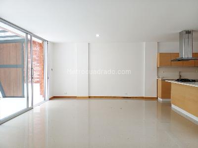 Casa de 3 alcobas en venta en Envigado, Envigado, 223 m² · foto 2 de 20