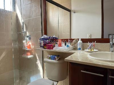 Apartamento de 3 alcobas en venta en El Poblado, Medellín, 186 m² · foto 15 de 17