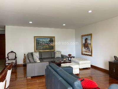 Apartamento de 3 alcobas en venta en El Poblado, Medellín, 186 m² · foto 2 de 17