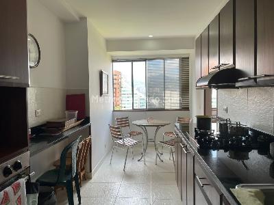 Apartamento de 3 alcobas en venta en El Poblado, Medellín, 186 m² · foto 6 de 17