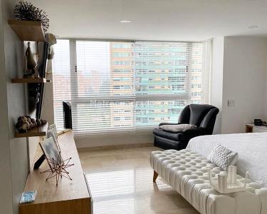 Apartamento de 3 alcobas en venta en El Poblado, Medellín, 240 m² · foto 11 de 18