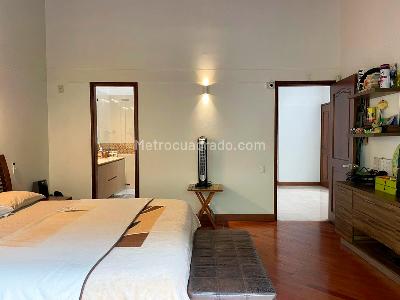 Casa de 3 alcobas en venta en El Poblado, Medellín, 224 m² · foto 13 de 20