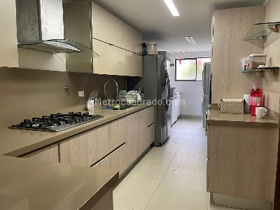 Casa de 3 alcobas en venta en El Poblado, Medellín, 224 m² · foto 6 de 20