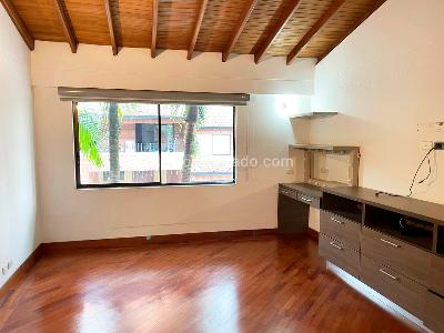 Casa de 3 alcobas en venta en El Poblado, Medellín, 224 m² · foto 8 de 20