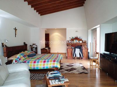 Casa de 3 alcobas en venta en El Poblado, Medellín, 550 m² · foto 13 de 18