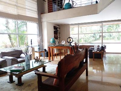 Casa de 3 alcobas en venta en El Poblado, Medellín, 550 m² · foto 3 de 18