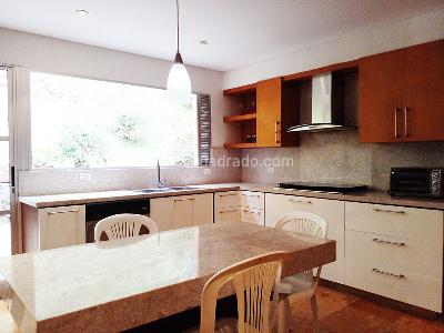 Casa de 3 alcobas en venta en El Poblado, Medellín, 550 m² · foto 7 de 18