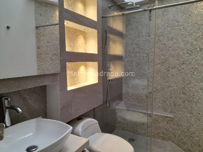 Apartamento de 2 alcobas en venta en El Poblado, Medellín, 172 m² · foto 14 de 16