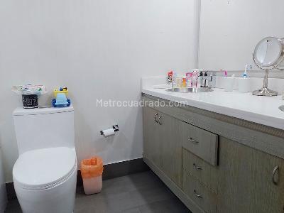 Apartamento de 3 alcobas en venta en El Poblado, Medellín, 169 m² · foto 13 de 15
