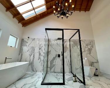 Casa de 5 alcobas en venta en El Poblado, Medellín, 400 m² · foto 12 de 17