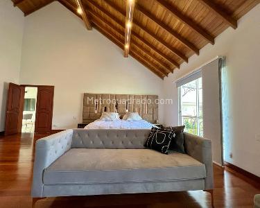 Casa de 5 alcobas en venta en El Poblado, Medellín, 400 m² · foto 7 de 17
