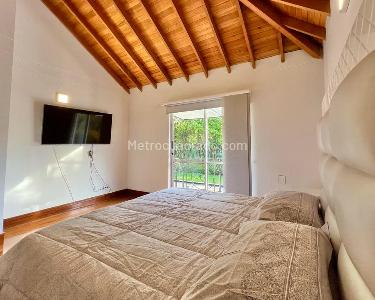 Casa de 5 alcobas en venta en El Poblado, Medellín, 400 m² · foto 9 de 17
