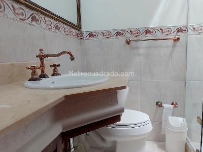 Casa de 5 alcobas en venta en El Poblado, Medellín, 280 m² · foto 15 de 19