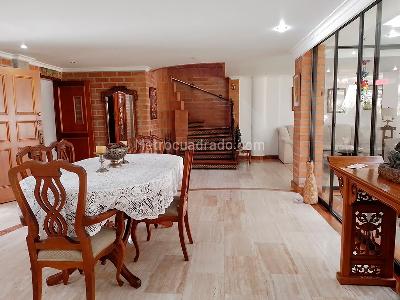 Casa de 5 alcobas en venta en El Poblado, Medellín, 280 m² · foto 3 de 19