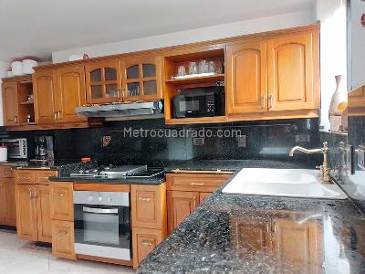 Casa de 5 alcobas en venta en El Poblado, Medellín, 280 m² · foto 5 de 19
