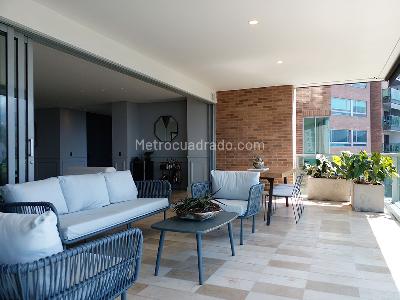 Apartamento de 3 alcobas en venta en El Poblado, Medellín, 311 m² · foto 18 de 19