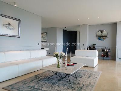 Apartamento de 3 alcobas en venta en El Poblado, Medellín, 311 m² · foto 3 de 19