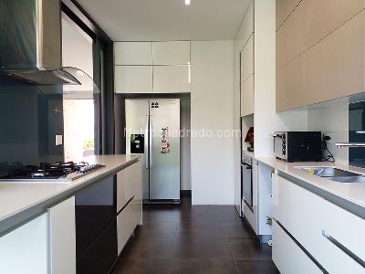 Apartamento de 3 alcobas en venta en El Poblado, Medellín, 311 m² · foto 6 de 19