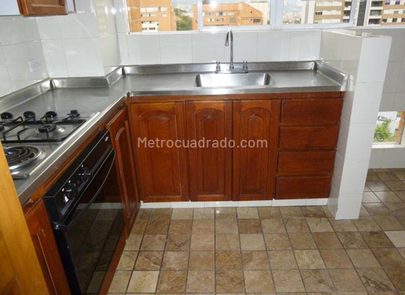 3BR Apartment in El Poblado with Marble Floors & Balcony - 6