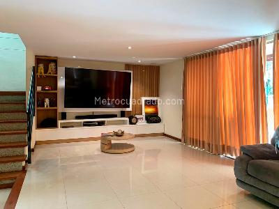 Casa de 4 alcobas en venta en Envigado, Envigado, 180 m² · foto 2 de 20