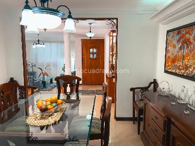 Casa de 4 alcobas en venta en Envigado, Envigado, 330 m² · foto 3 de 20