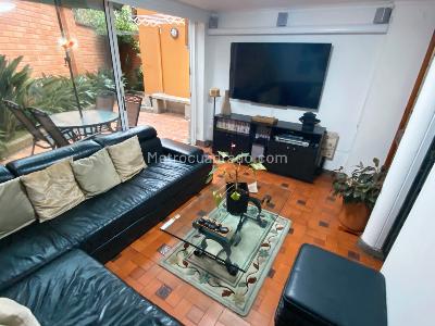 Casa de 4 alcobas en venta en Envigado, Envigado, 330 m² · foto 9 de 20
