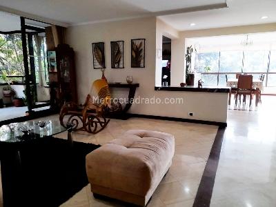 Apartamento de 4 alcobas en venta en El Poblado, Medellín, 260 m² · foto 2 de 16