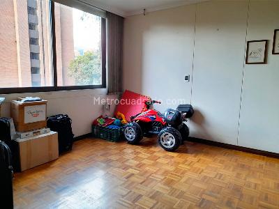 Apartamento de 4 alcobas en venta en El Poblado, Medellín, 260 m² · foto 9 de 16