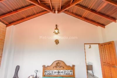 Casa de 5 alcobas en venta en Sabaneta, Sabaneta, 440 m² · foto 11 de 15