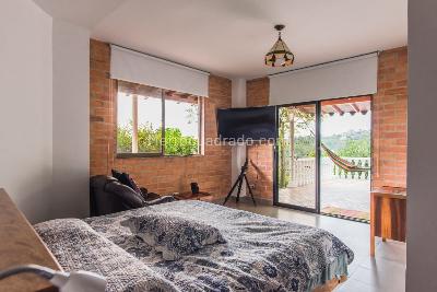 Casa de 5 alcobas en venta en Sabaneta, Sabaneta, 440 m² · foto 8 de 15