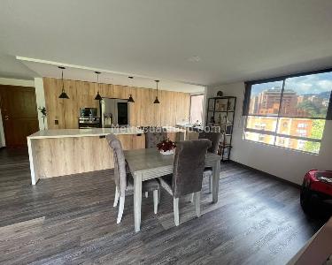 Apartamento de 3 alcobas en venta en El Tesoro, Medellín, 127 m² · foto 2 de 13