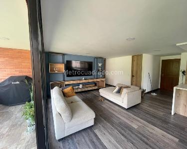 Apartamento de 3 alcobas en venta en El Tesoro, Medellín, 127 m² · foto 4 de 13