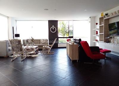 Casa de 3 alcobas en venta en Envigado, Envigado, 267 m² · foto 3 de 19