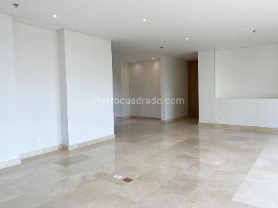 Apartamento de 3 alcobas en venta en El Poblado, Medellín, 171 m² · foto 3 de 19
