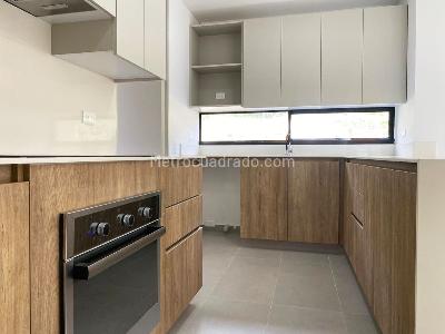 Apartamento de 3 alcobas en venta en El Poblado, Medellín, 171 m² · foto 9 de 19