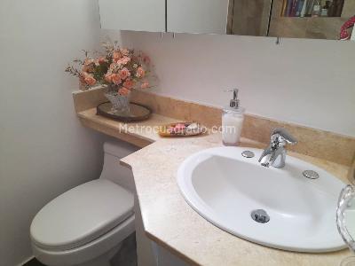 Apartamento de 3 alcobas en venta en El Poblado, Medellín, 230 m² · foto 16 de 17