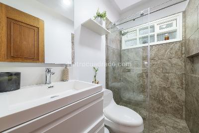 Casa de 4 alcobas en venta en El Poblado, Medellín, 480 m² · foto 13 de 19