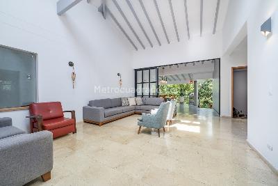 Casa de 4 alcobas en venta en El Poblado, Medellín, 480 m² · foto 3 de 19