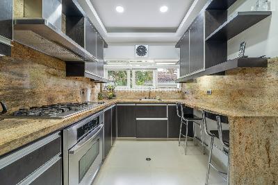 Casa de 4 alcobas en venta en El Poblado, Medellín, 480 m² · foto 8 de 19
