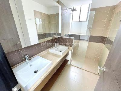 Apartamento de 3 alcobas en venta en El Poblado, Medellín, 128 m² · foto 13 de 15