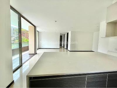 Apartamento de 3 alcobas en venta en El Poblado, Medellín, 128 m² · foto 2 de 15