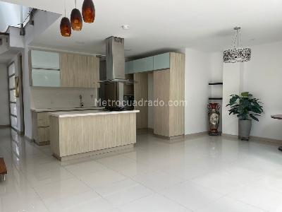 Casa en venta en Envigado, Envigado · foto 4 de 19