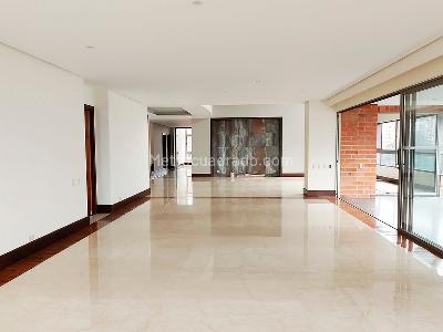 Apartamento en venta en El Poblado, Medellín · foto 2 de 20