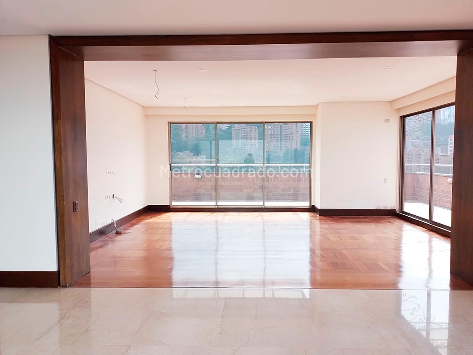 Apartamento de 4 habitaciones en venta en El Poblado, Medellín — imagen 1 de 20
