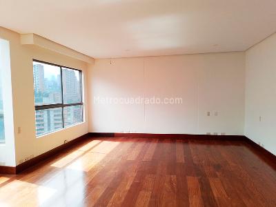 Apartamento en venta en El Poblado, Medellín · foto 4 de 20